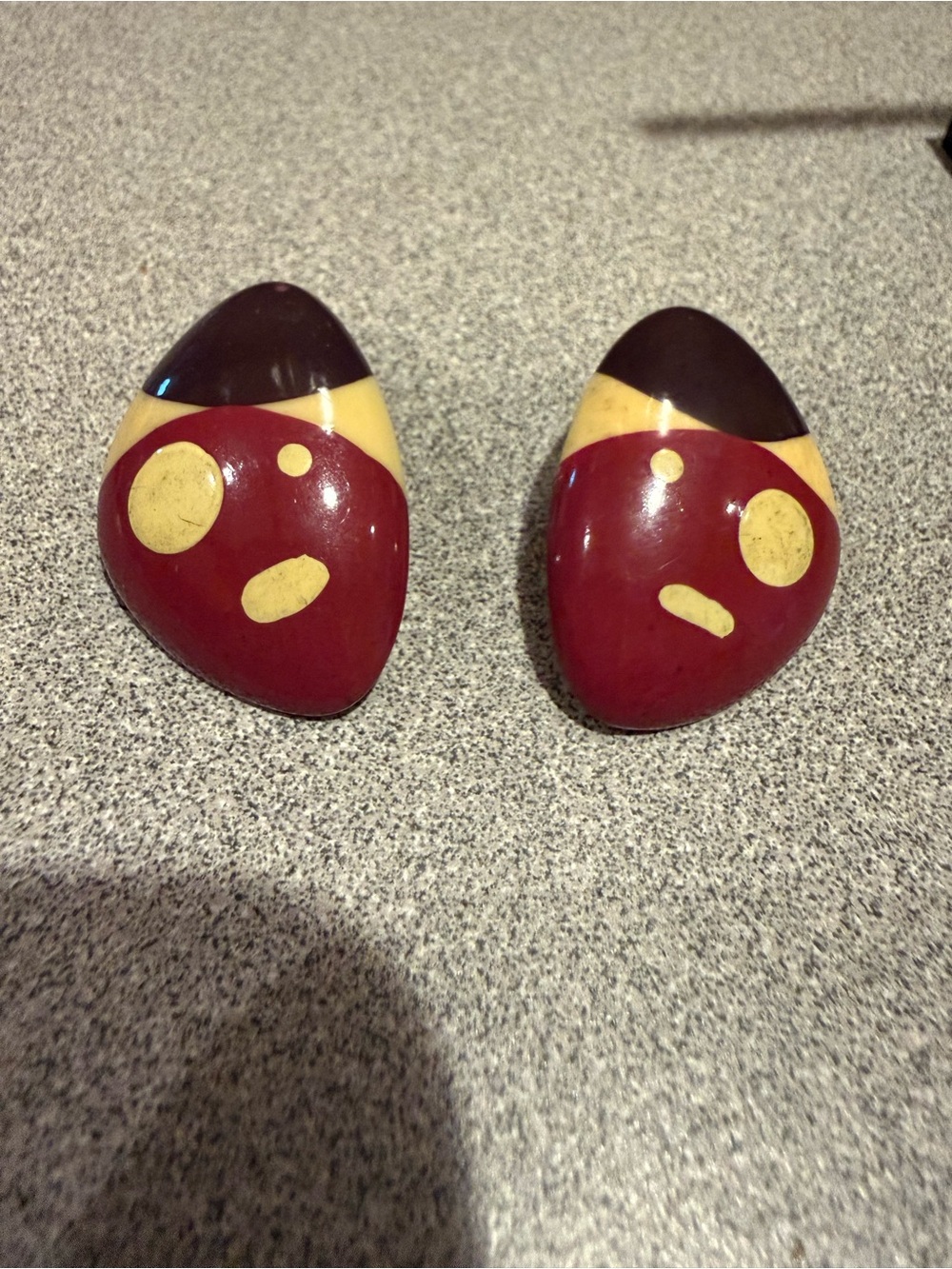 Vintage Red and Cream Abstract Accent Earrings - Unbranded